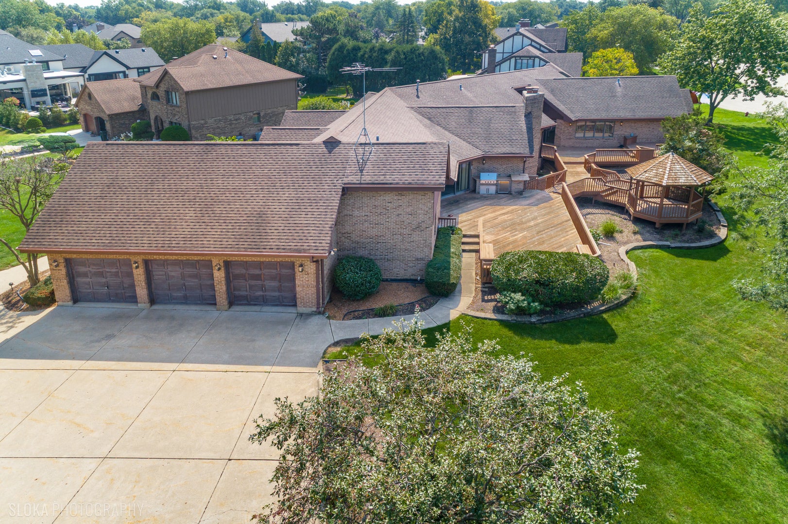 22W569 Glen Court