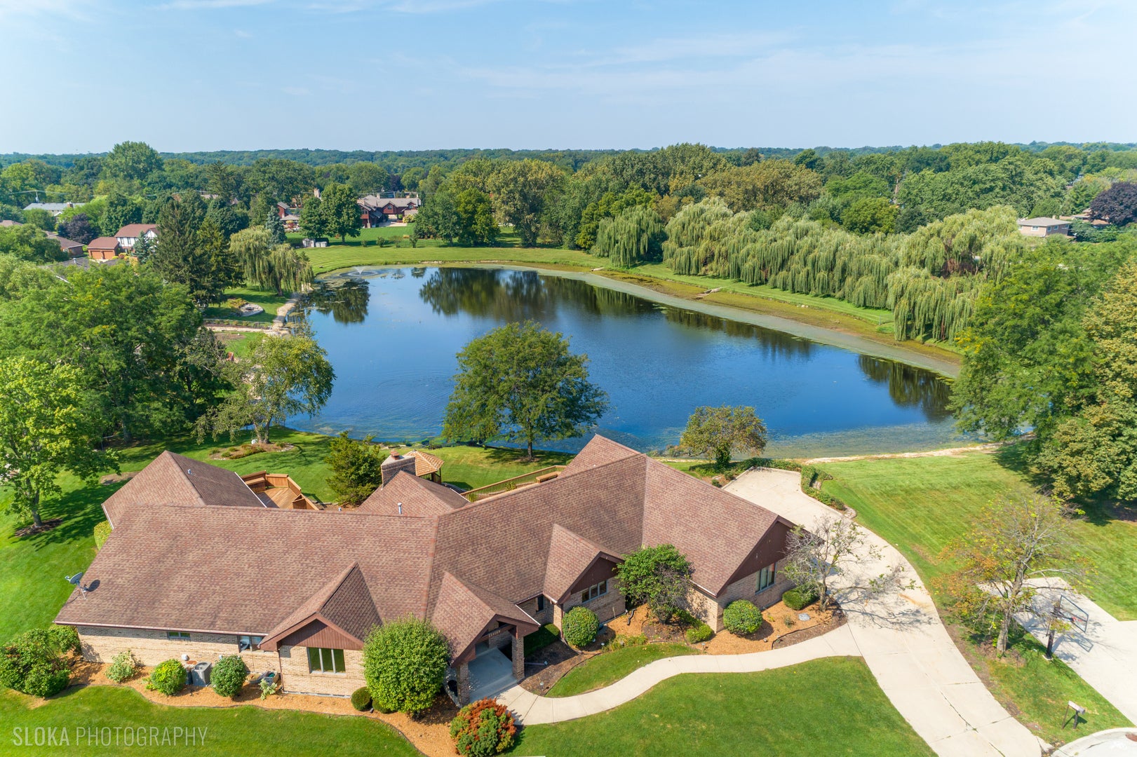 22W569 Glen Court