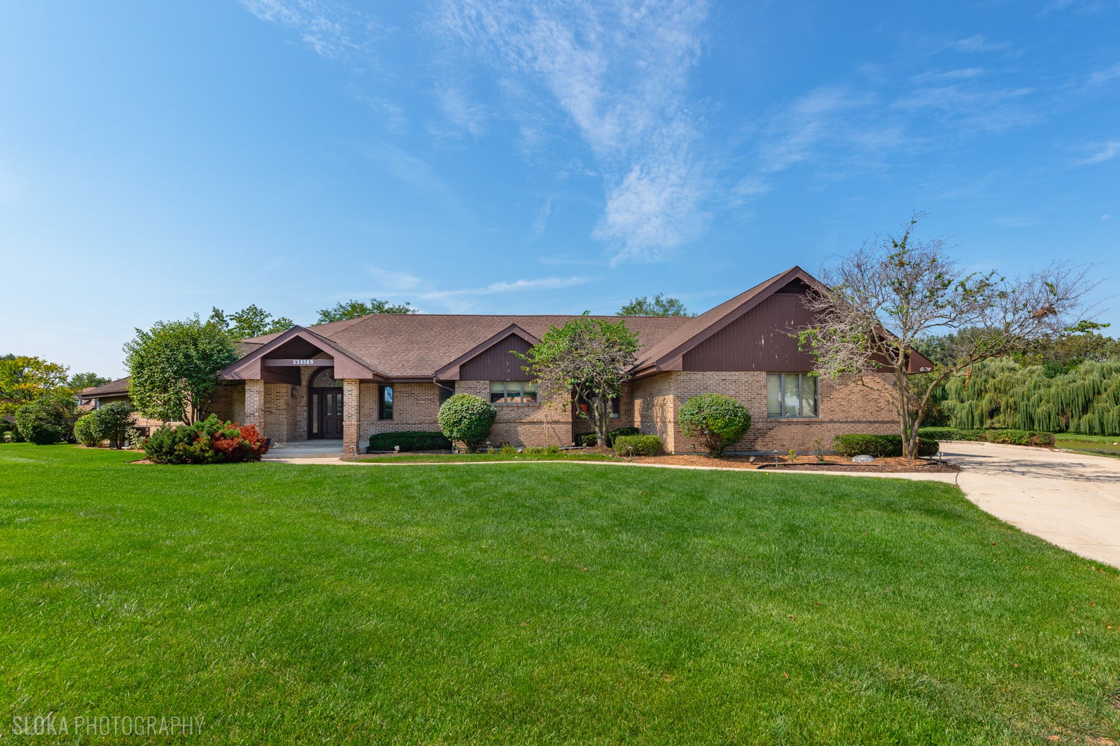 22W569 Glen Court