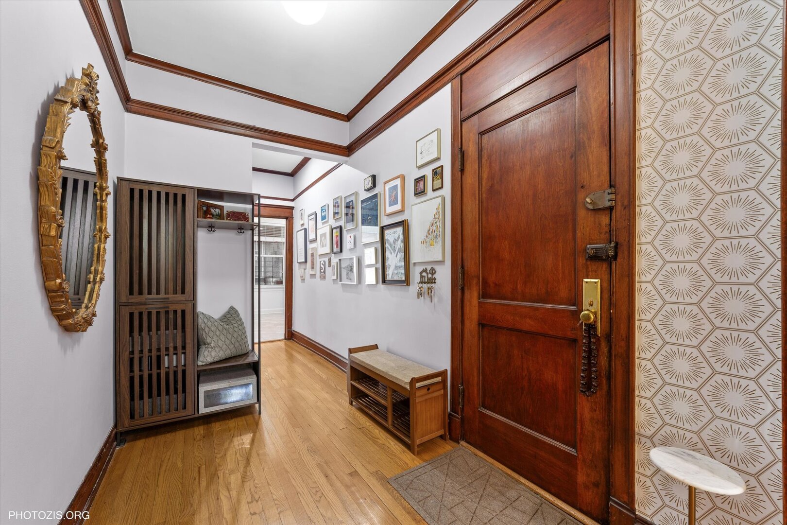 527 W Surf Street 2