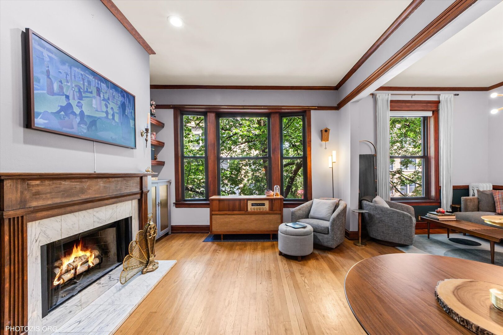 527 W Surf Street 2