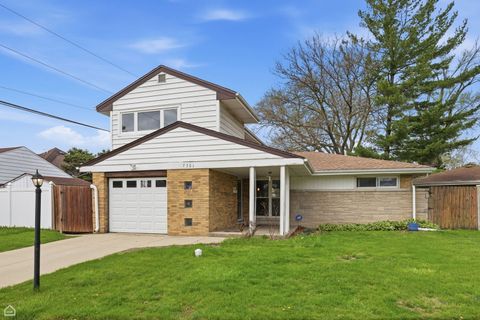 Photo of 7301 Davis Street, Morton Grove, IL 60053 (MLS # 12623390)