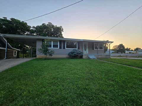 Tiny photo for 600 S Jackson Street, Mcleansboro, IL 62859 (MLS # 12695408)