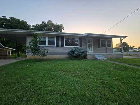 Tiny photo for 600 S Jackson Street, Mcleansboro, IL 62859 (MLS # 12695408)