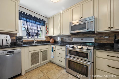 Tiny photo for 1216 S Wisconsin Avenue, Lombard, IL 60148 (MLS # 12788642)