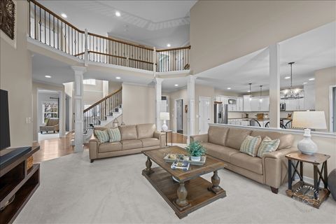 Tiny photo for 664 Bennett Drive, North Aurora, IL 60542 (MLS # 12608075)