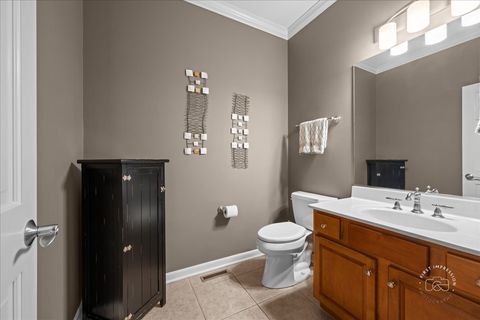 Tiny photo for 664 Bennett Drive, North Aurora, IL 60542 (MLS # 12608075)