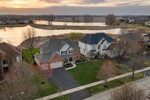 Tiny photo for 664 Bennett Drive, North Aurora, IL 60542 (MLS # 12608075)