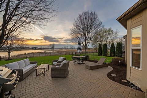 Tiny photo for 664 Bennett Drive, North Aurora, IL 60542 (MLS # 12608075)