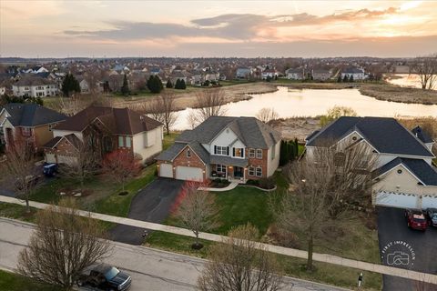 Tiny photo for 664 Bennett Drive, North Aurora, IL 60542 (MLS # 12608075)