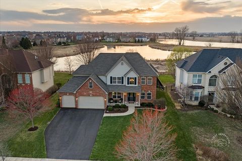 Tiny photo for 664 Bennett Drive, North Aurora, IL 60542 (MLS # 12608075)