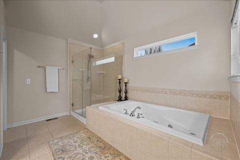 Tiny photo for 664 Bennett Drive, North Aurora, IL 60542 (MLS # 12608075)