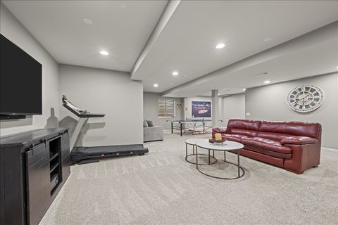 Tiny photo for 664 Bennett Drive, North Aurora, IL 60542 (MLS # 12608075)