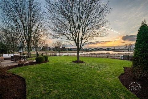 Tiny photo for 664 Bennett Drive, North Aurora, IL 60542 (MLS # 12608075)