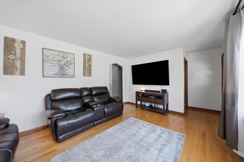 Tiny photo for 6743 106th Place, Chicago Ridge, IL 60415 (MLS # 12773610)