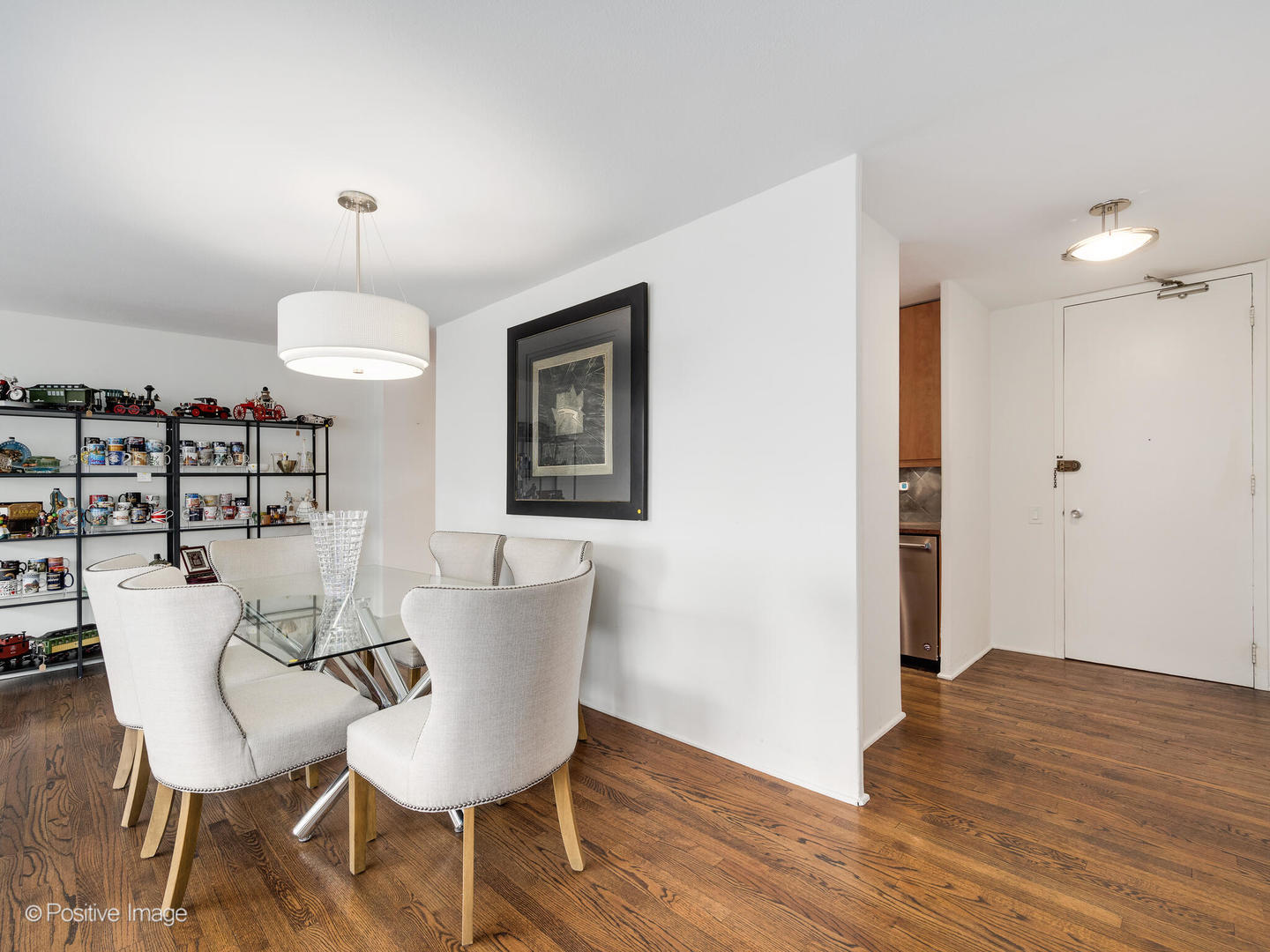 330 W Diversey Parkway 906