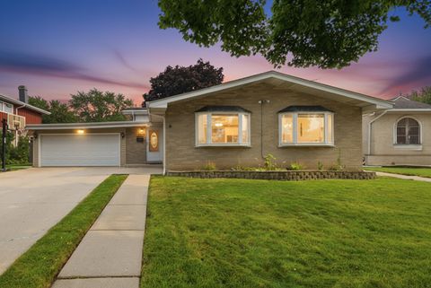 Tiny photo for 7928 Arcadia Street, Morton Grove, IL 60053 (MLS # 12714951)