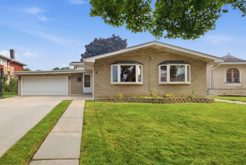 Photo of 7928 Arcadia Street, Morton Grove, IL 60053 (MLS # 12714951)