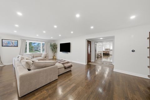 Tiny photo for 7928 Arcadia Street, Morton Grove, IL 60053 (MLS # 12714951)