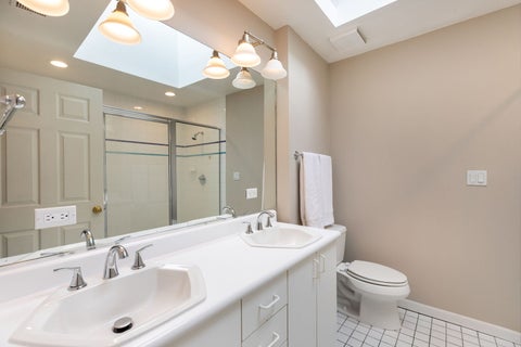 Tiny photo for 139 Washington Circle, Lake Forest, IL 60045 (MLS # 12735081)