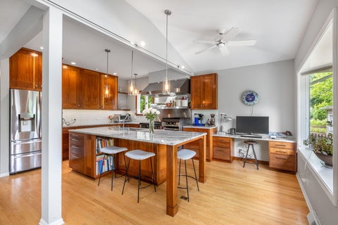 Tiny photo for 139 Washington Circle, Lake Forest, IL 60045 (MLS # 12735081)