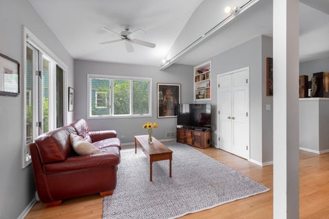 Tiny photo for 139 Washington Circle, Lake Forest, IL 60045 (MLS # 12735081)