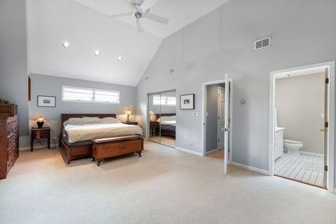 Tiny photo for 139 Washington Circle, Lake Forest, IL 60045 (MLS # 12735081)