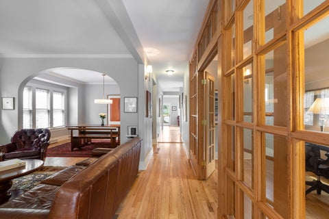 Tiny photo for 139 Washington Circle, Lake Forest, IL 60045 (MLS # 12735081)