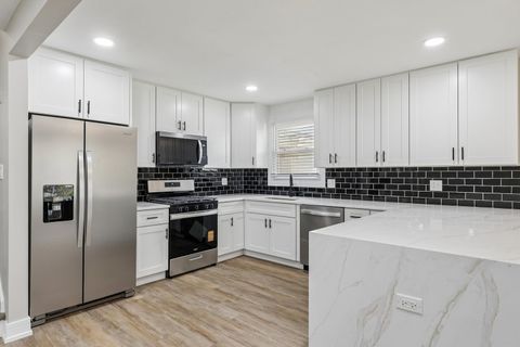 Tiny photo for 15631 East End Avenue, Dolton, IL 60419 (MLS # 12673055)