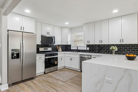 Tiny photo for 15631 East End Avenue, Dolton, IL 60419 (MLS # 12673055)