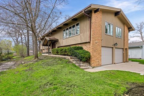 Photo of 2374 N Westwood Lane, Palatine, IL 60074 (MLS # 12616040)