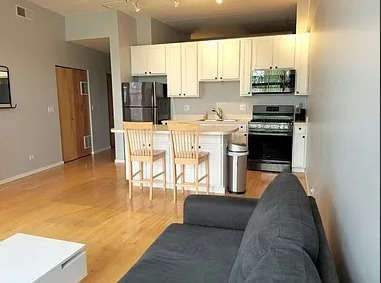 3944 N Claremont Avenue 306