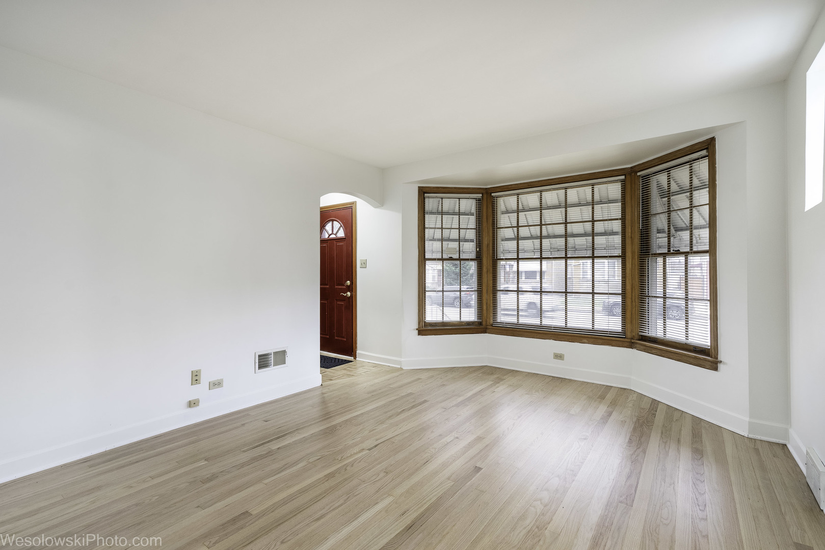 5944 W Foster Avenue