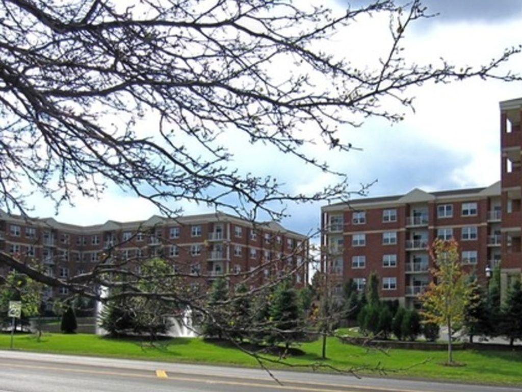 Photo for 1 Itasca Place #108, Itasca, IL 60143 (MLS # 12353378)