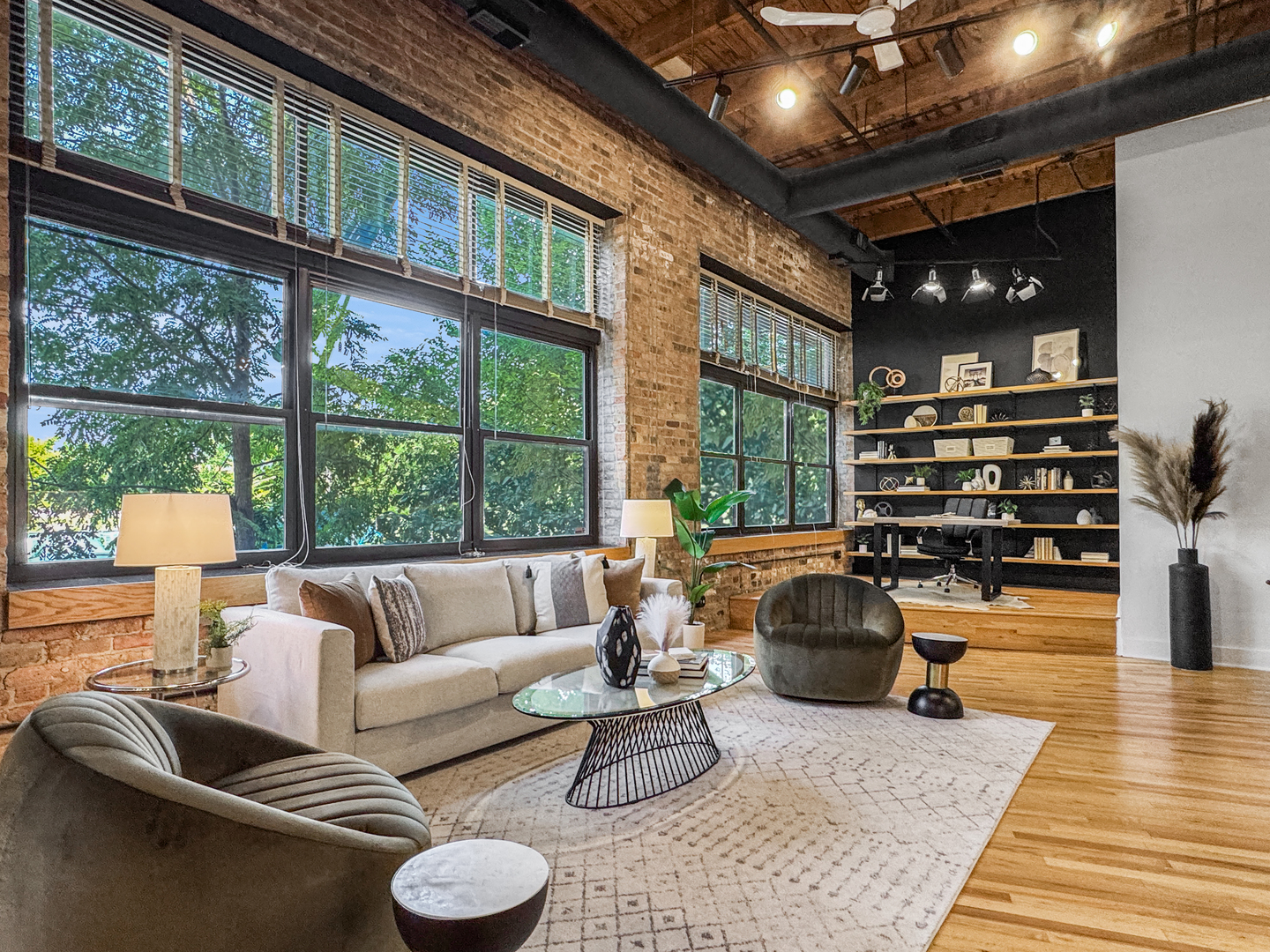 407 N Elizabeth Street 103