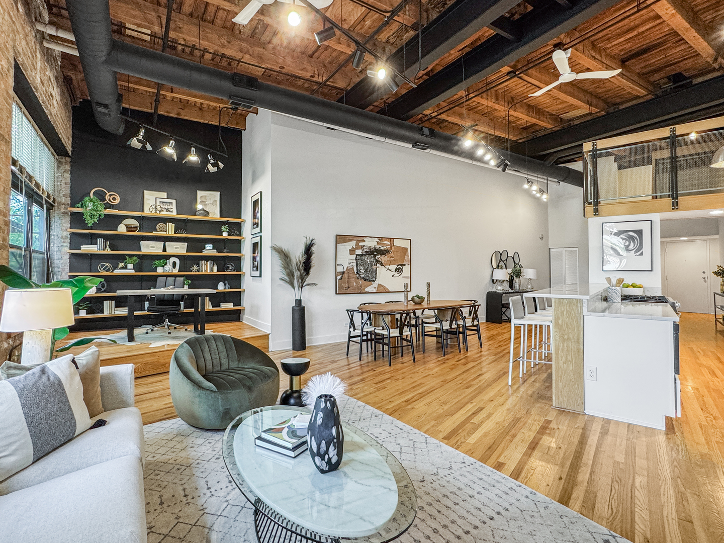 407 N Elizabeth Street 103