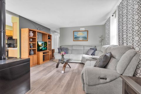 Tiny photo for 1314 ELY Court #1314, Wheeling, IL 60090 (MLS # 12632251)