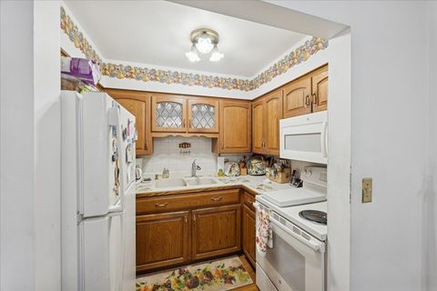 Tiny photo for 7830 W North Avenue #415, Elmwood Park, IL 60707 (MLS # 12474740)