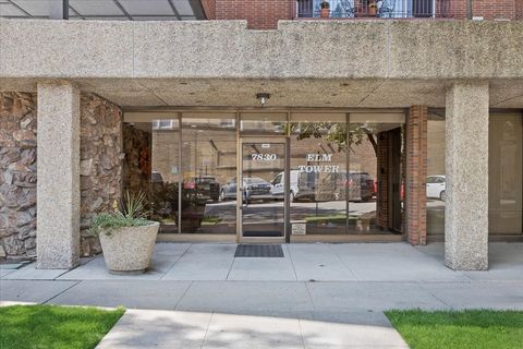 Tiny photo for 7830 W North Avenue #415, Elmwood Park, IL 60707 (MLS # 12474740)