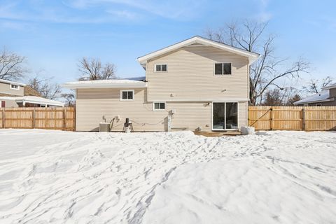 Tiny photo for 1234 Fulton Avenue, Winthrop Harbor, IL 60096 (MLS # 12547295)