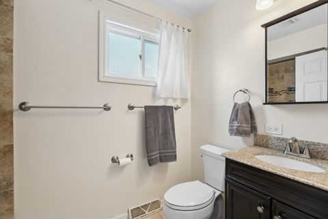 Tiny photo for 1234 Fulton Avenue, Winthrop Harbor, IL 60096 (MLS # 12547295)