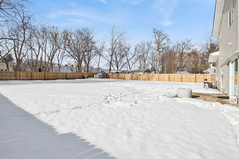 Tiny photo for 1234 Fulton Avenue, Winthrop Harbor, IL 60096 (MLS # 12547295)