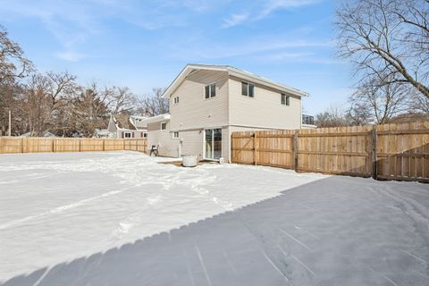 Tiny photo for 1234 Fulton Avenue, Winthrop Harbor, IL 60096 (MLS # 12547295)