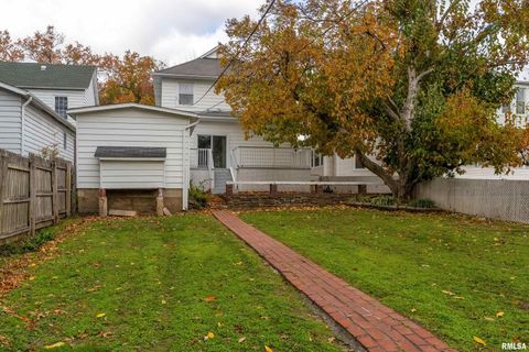 Tiny photo for 311 W POPLAR Street, Harrisburg, IL 62946 (MLS # QC4269298)