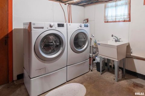 Tiny photo for 311 W POPLAR Street, Harrisburg, IL 62946 (MLS # QC4269298)