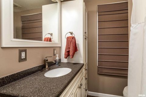 Tiny photo for 311 W POPLAR Street, Harrisburg, IL 62946 (MLS # QC4269298)