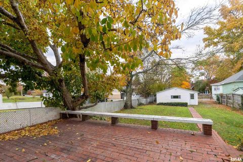 Tiny photo for 311 W POPLAR Street, Harrisburg, IL 62946 (MLS # QC4269298)