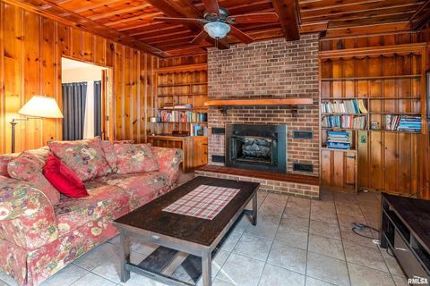 Tiny photo for 311 W POPLAR Street, Harrisburg, IL 62946 (MLS # QC4269298)