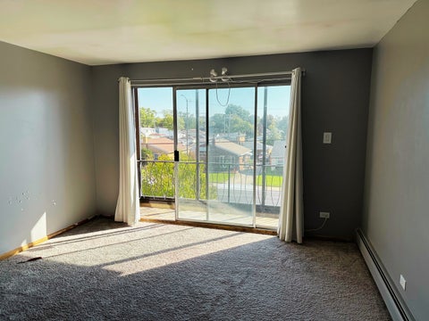 Tiny photo for 10524 S Pulaski Road #3SE, Oak Lawn, IL 60453 (MLS # 12732991)