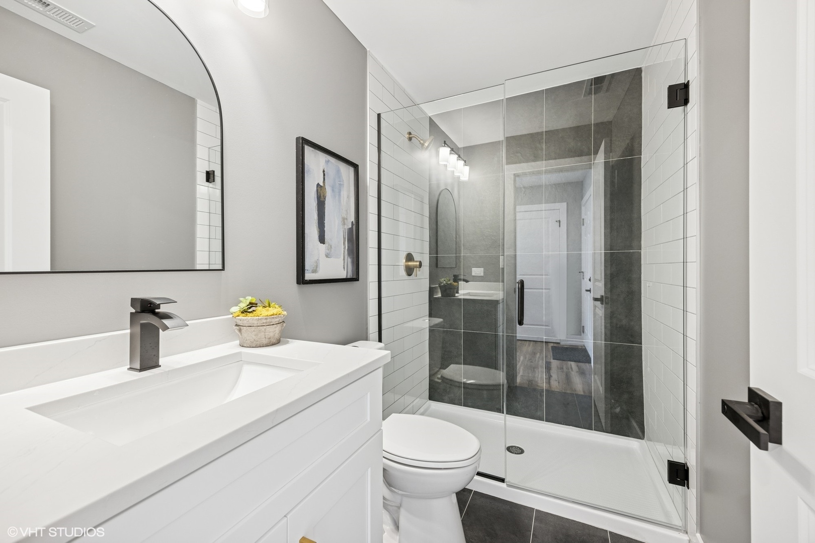 2813 Auxplaines Avenue